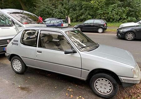 Peugeot 205 XR