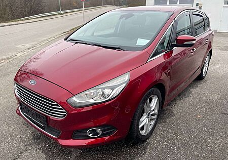 Ford S-Max Titanium