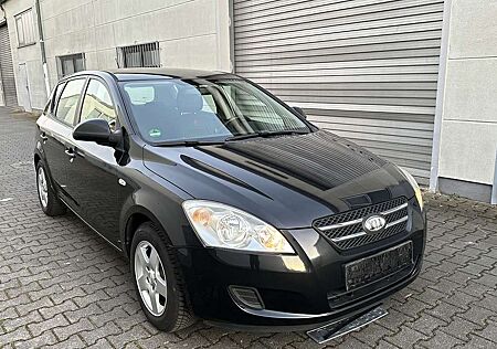 Kia Cee'd Ceed / Verkaufe Ceed 2009 HU03/26