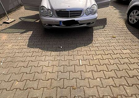 Mercedes-Benz C 180 Kompressor (203.046)