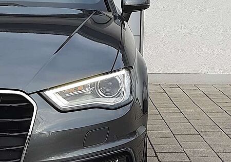 Audi A3 Sportback/3xS-line Sportpaket/Bi-Xen/Navi/18"