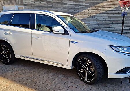 Mitsubishi Outlander 2.4 4WD Plug-In Hybrid Spirit