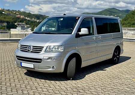 VW T5 Multivan Volkswagen 2.5TDI 174PS
