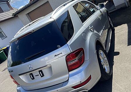 Mercedes-Benz ML 350 CDI 4Matic 7G-TRONIC DPF Grand Edition