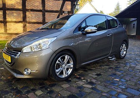 Peugeot 208 Allure TÜV 04 27 INSP neu *sehr gepflegt*
