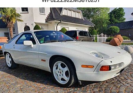 Porsche 928 Automatik S 4