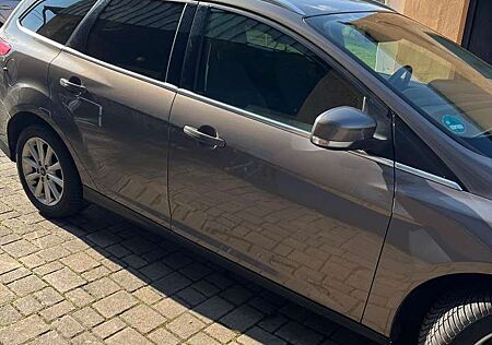 Ford Focus Turnier 1.5 TDCi DPF Start-Stopp-System Titanium