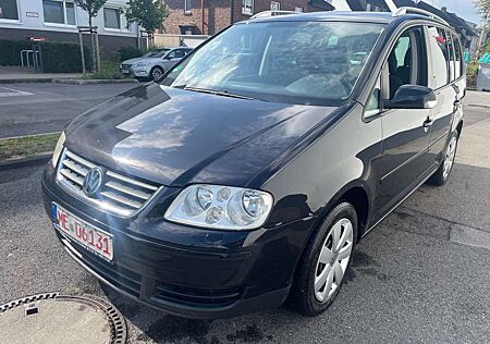 VW Touran Volkswagen Trendline 1,6I Tempomat KLIMA SITZHZ. AHK