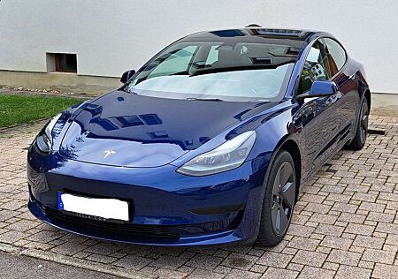 Tesla Model 3 Standard Reichweite Plus Hinterradantrieb