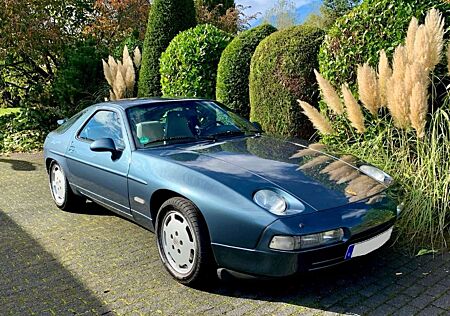 Porsche 928 S 4