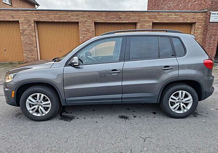 VW Tiguan Volkswagen 2.0 TSI Premium/3Jahre Garantie inklusive