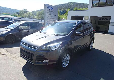 Ford Kuga Titanium AHK Xenon-Scheinwerfer
