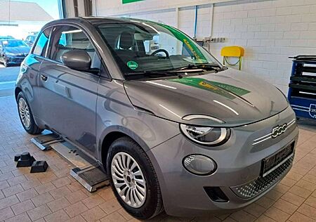 Fiat 500E 320 Km Reichweite Navi - Klimaautomatik