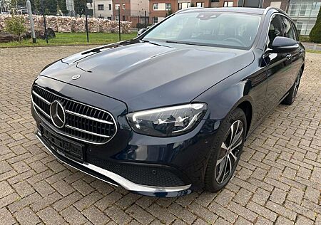 Mercedes-Benz E 300 de 4Matic *Awantgard*Kamera* Disctronik