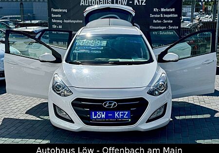 Hyundai i30 cw 1.6 DIESEL TÜV NEU SCHECKHEFT ALLWETTER