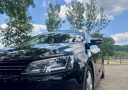 Volkswagen Jetta 1.4 VI Highline / Xenon / Leder / Webasto 1