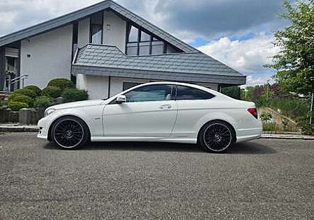 Mercedes-Benz C 180 Coupe CGI 7G-TRONIC