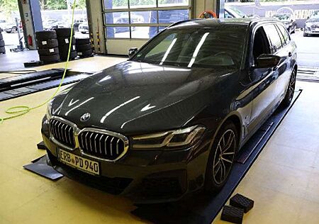 BMW 520 d xDr M SPORT/LED+/HUD/MEMO/SHZ/RFK/AHK