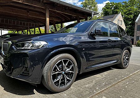 BMW X3 xDrive20d Aut. M Paket Leder Navi AHK. 8xReifen