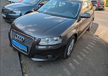 Audi A3 1.4 TFSI (8 P), TÜV und Inspektion neu!