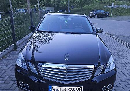 Mercedes-Benz 220