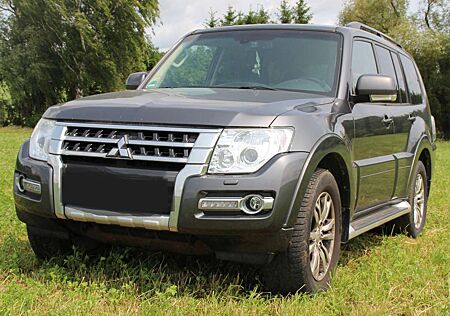 Mitsubishi Pajero 3.2 DI-D Automatik Edition 100
