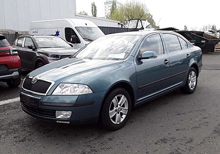 Skoda Octavia 1.6 Ambiente AHK Klima Sitzheizung
