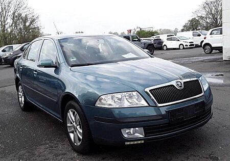 Skoda Octavia 1.6 Ambiente AHK