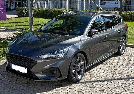Ford Focus Turnier 1.0 EcoBoost ST-LINE