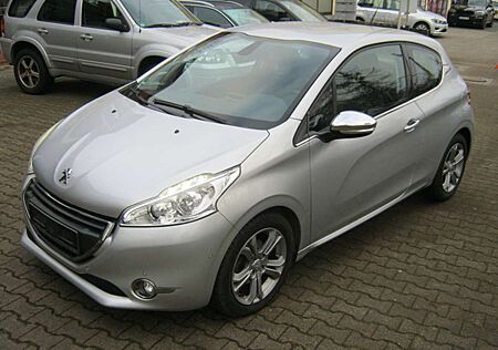 Peugeot 208 1.6 VTi Automatik original 26400 KM !!