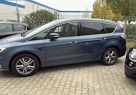 Ford S-Max Titanium Neue Turbo Tüv 06/2027