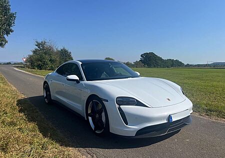 Porsche Taycan 4S mit Performancebatterie PLUS