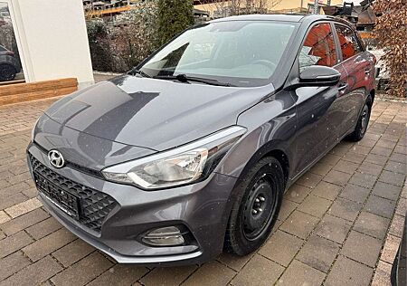 Hyundai i20 1.0 T-GDI 74kW DCT YES! Winterräder * AHK *