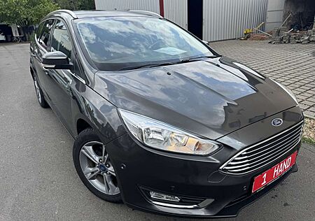 Ford Focus Titanium/Kamera/Navi/Temp./SHZ/LHZ/Klima/Alu/USB