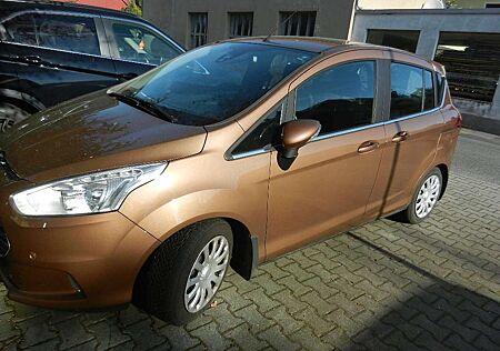 Ford B-Max Titanium