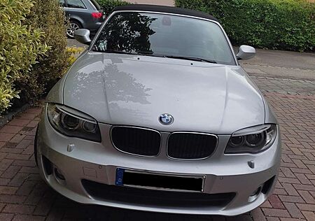 BMW 118i 118 1er Cabrio top gepflegt + Garage