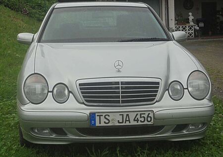 Mercedes-Benz E 240 Elegance