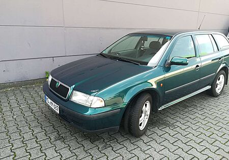 Skoda Octavia 1.8 20V Combi SLX