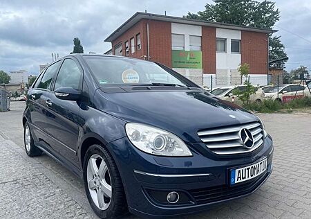 Mercedes-Benz B 200 ,Automatik,Leder,Navi,Teilleder,Pano