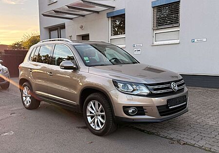 VW Tiguan Volkswagen Lounge Sport&Style 4Motion*KEYLESS*KAMERA*AHK*NAVI