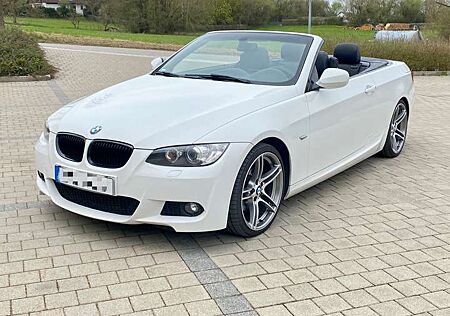 BMW 320 d E93 Cabrio M-Paket, TÜV 05/27, NAVI, PDC