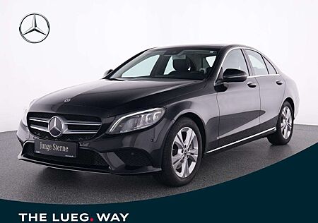 Mercedes-Benz C 300 Avantgarde+COM+SHD+MBeam+SHZ+CarPly+Kamera