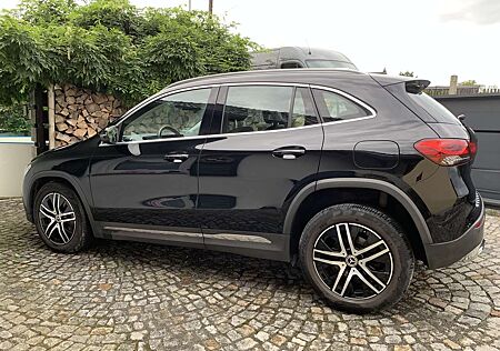 Mercedes-Benz GLA 200 7G-DCT