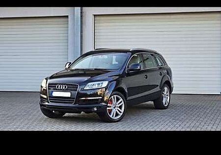Audi Q7 3.0 V6 tdi quattro tiptronic
