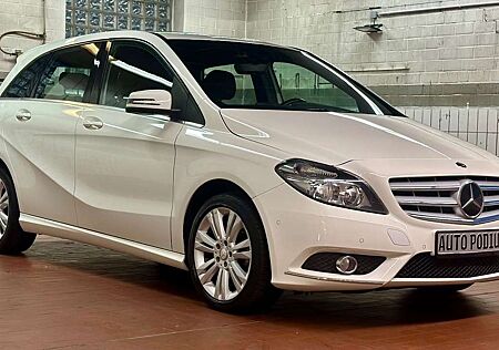 Mercedes-Benz B 180 cdi/ Tüv Neu/ Scheckheft/ Leder/ NAVI