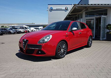 Alfa Romeo Giulietta QV *Xenon/Schiebedach/PDC/SHZ/Blue&Me*