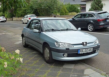 Peugeot 306 1,6 L 72 kW Cabrio mit Hardtop