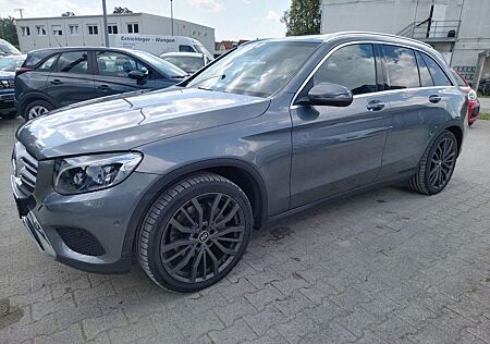 Mercedes-Benz GLC 220 GLC220 d 4Matic+T.LEDER+ILC+PANO+NAVI+S.DACH+AHK