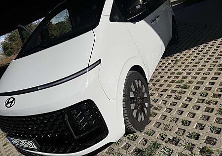Hyundai Staria 2.2 CRDi Allrad Signature