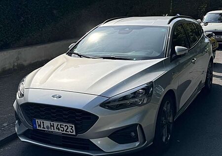 Ford Focus Turnier 1.0 EcoBoost Start-Stopp-System ST-LINE